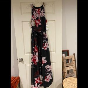 NWT SLNY Maxi Dress